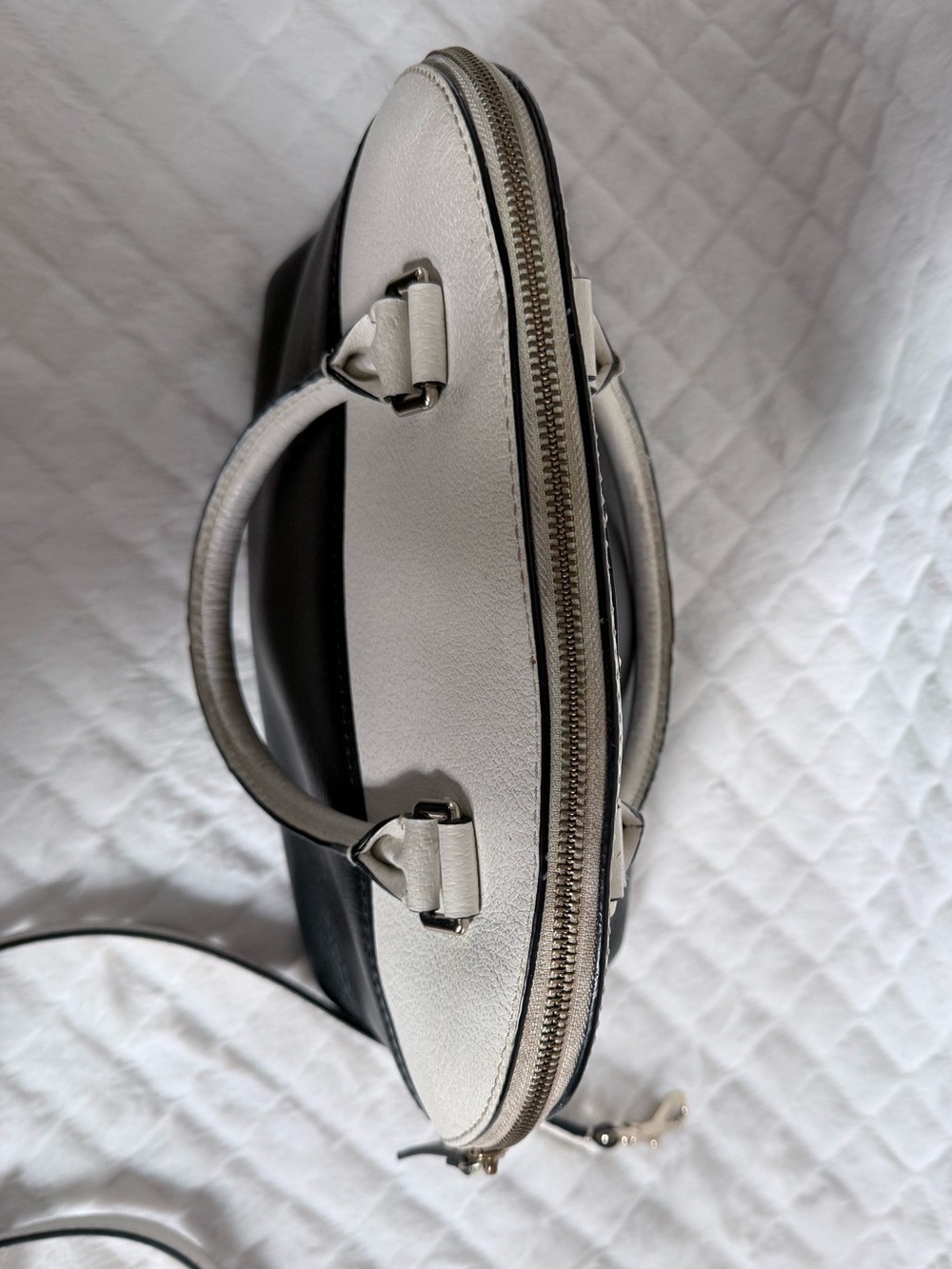Classic Kate Spade Two-Tone Black and White Grove Street Carli Bag - Picture 8 of 12